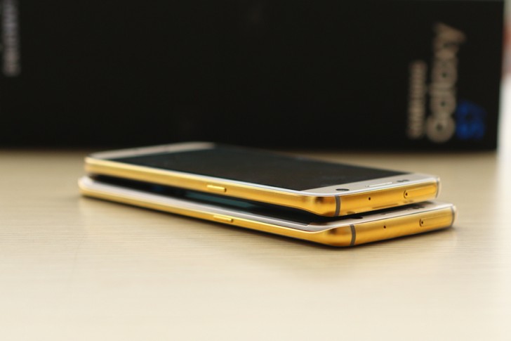 Samsung Galaxy S7 Gold 01