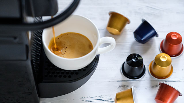 Korišćenje kapsula za pripremu kafe u kafe aparatu