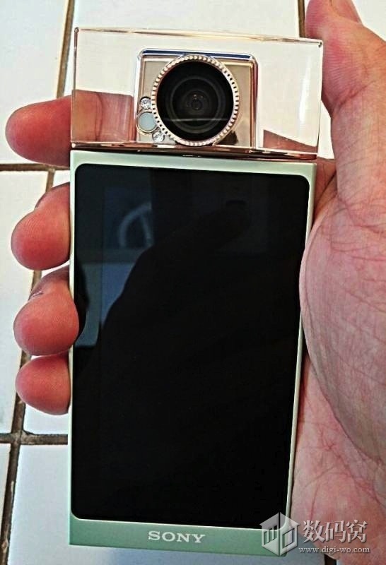 Sony selfie 03